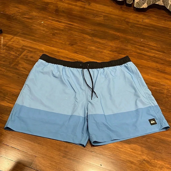 NWT Quiksilver Blue Colorblock Men's Swim Trunks Board Short 7" Inseam XXL FLAW - Picture 1 of 9